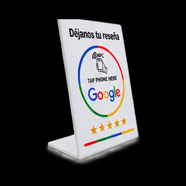Expositor de reseñas NFC de sobremesa, visto en tres cuartos